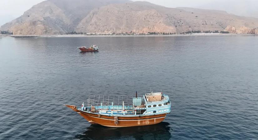 Axios: Irán rakétákat lőtt ki kereskedelmi hajókra a Hormuzi-szorosban