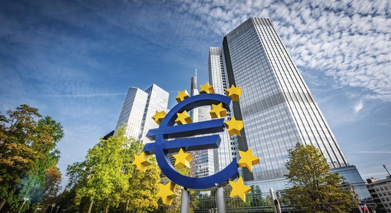 Robban az olajár, egy helyben toporog az európai jegybank, a forint többhavi mélyponton
