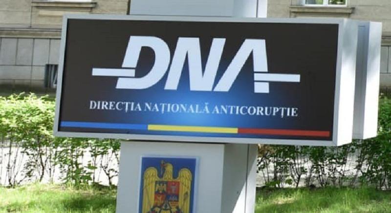 Korrupciós botrány a román hadiiparban – Három fegyvergyári igazgatót tartóztatott le a DNA