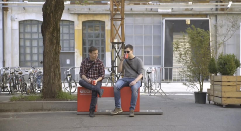 Minden egy Nescaféval kezdődik