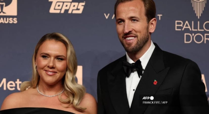 Az aranylabdás Harry Kane-t ritkán látott felesége kísérte el a gálára: Katie gyönyörű volt