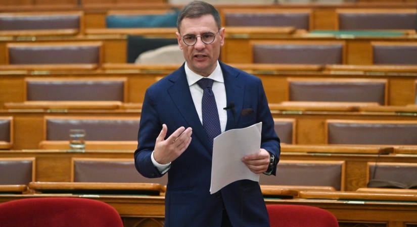 Adatvédelmi visszaéléssel gyanúsítják a Fidesz-kormány államtitkárát a kampány egyik legnagyobb botrányában