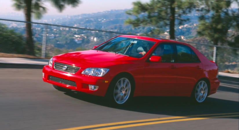 25 éve kapható Magyarországon is Lexus. Mutatjuk, hogyan szerepelt negyed évszázad alatt!