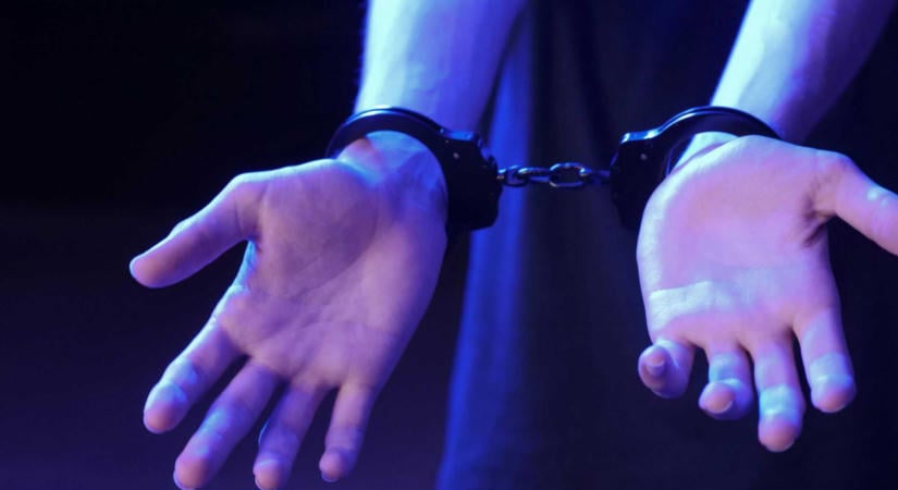 Terrorista fenyegetések miatt vették őrizetbe a bangladesi futárt bántalmazó fiatalembert