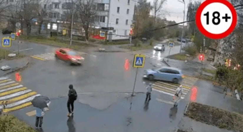 Csodával határos menekülés: kimászik az autó alól az elgázolt gyerek
