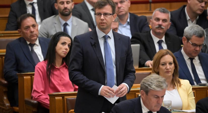 Bóka János és Takács Péter is nekiment a Tisza képviselőinek a szavazógomb-incidens miatt