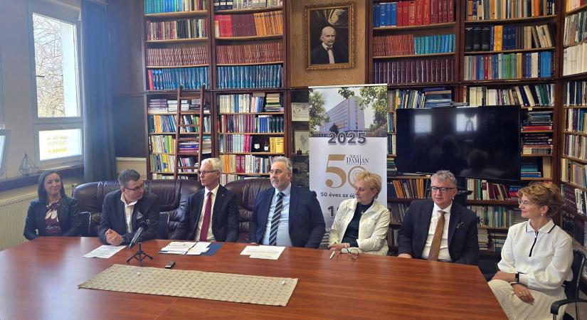 Soltész Miklós bejelentette, hogy újabb egészségügyi intézmények újulnak meg több mint 31 milliárd forintból