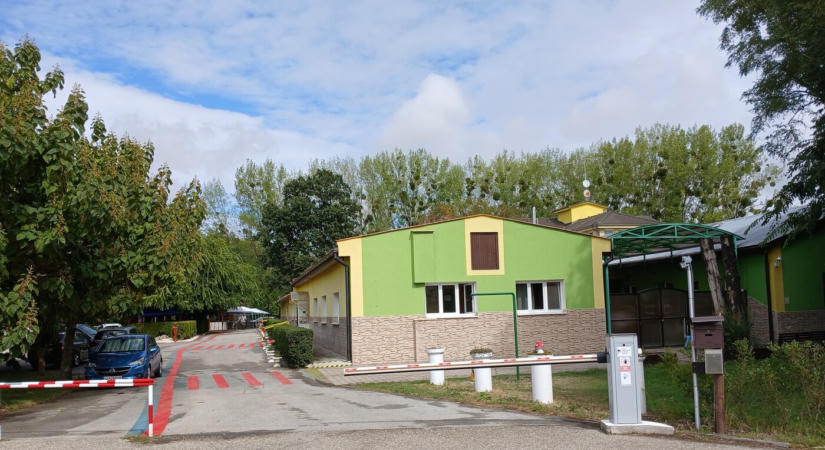 Holtan találtak egy 27 éves nőt a Komáromi járás egyik szociális intézményben