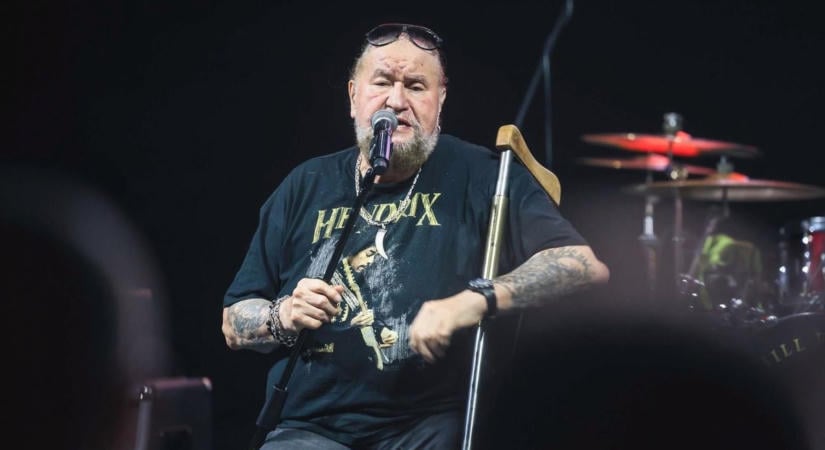 Könnyek és dalok kísérték Deák Bill Gyula utolsó útját