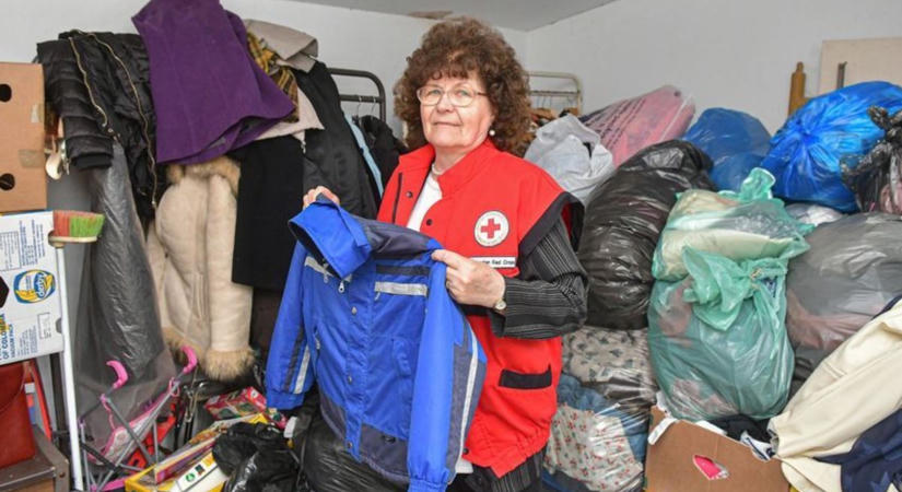 Iskolakezdési használtruha-adományozást tart a Magyar Vöröskereszt Szekszárdon
