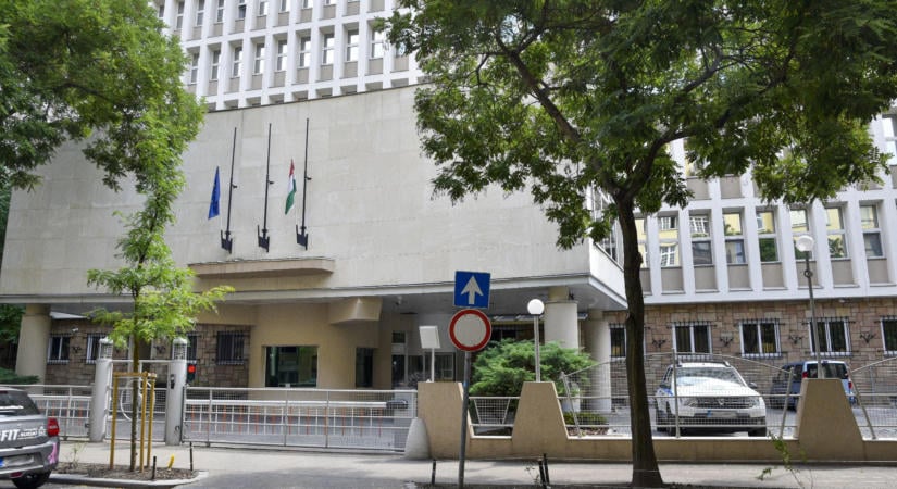 A nyomkövetős házi őrizeti rendszer után vizsgálódik a NAIH