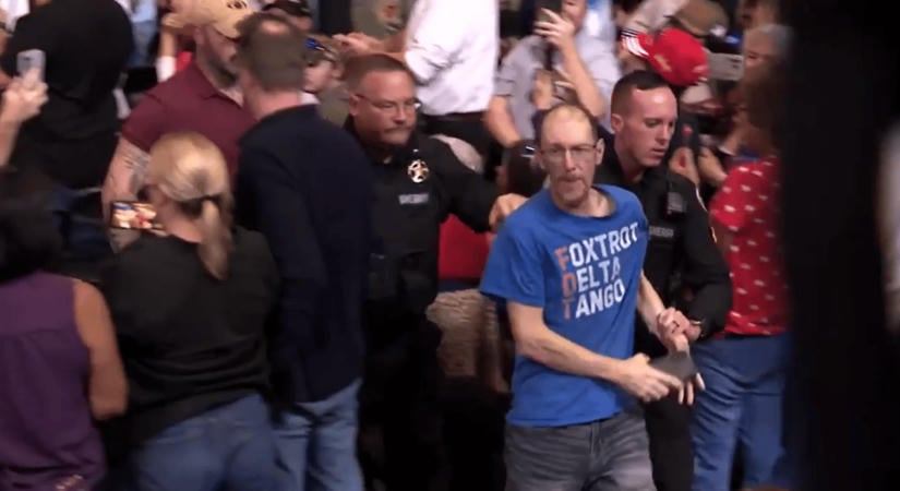 Megvertek egy férfit Trump beszéde alatt, az elnök szerint „lenyűgöző volt”