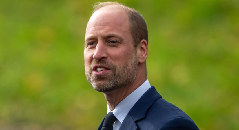 Történelmi pillanat a brit királyi családban: Vilmos herceg olyat tett, amit előtte senki