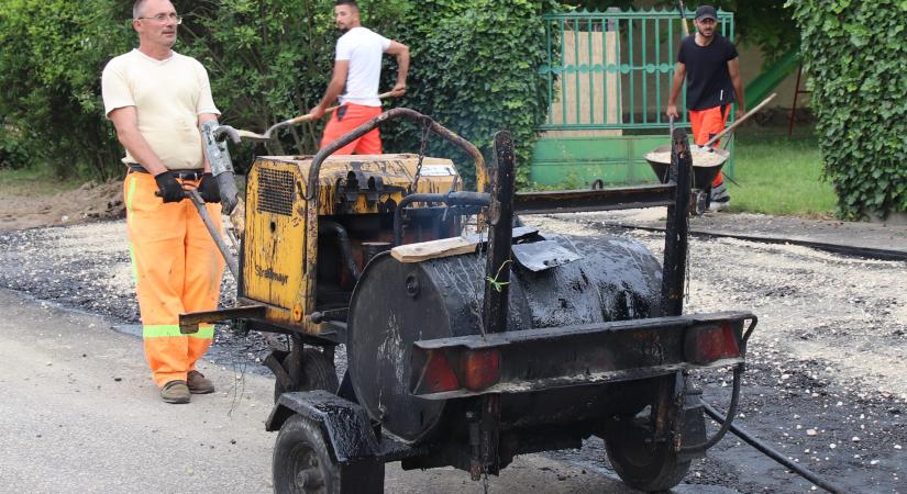 Parkolót építettek az óvodához Lakiteleken