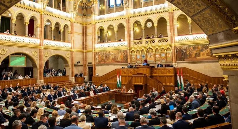 Az Országgyűlés elfogadhatja az iskolakezdési támogatás bevezetéséről szóló törvénymódosítást