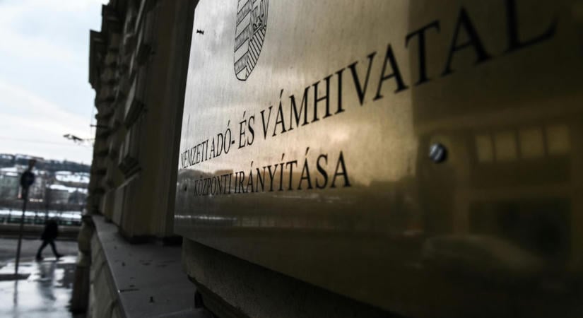 Terepjáró-túrán vettek részt a NAV ellenőrei, de nem kaptak nyugtát