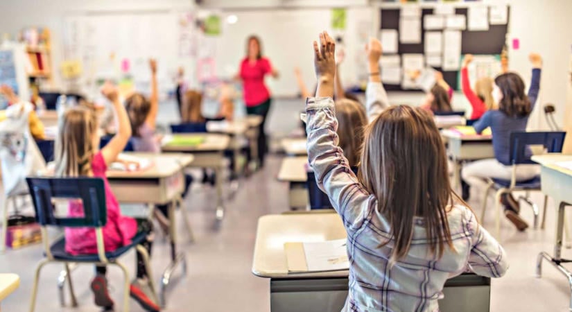 Hány iskolai hiányzást igazolhat a szülő? Tisztázta a szabályokat a minisztérium