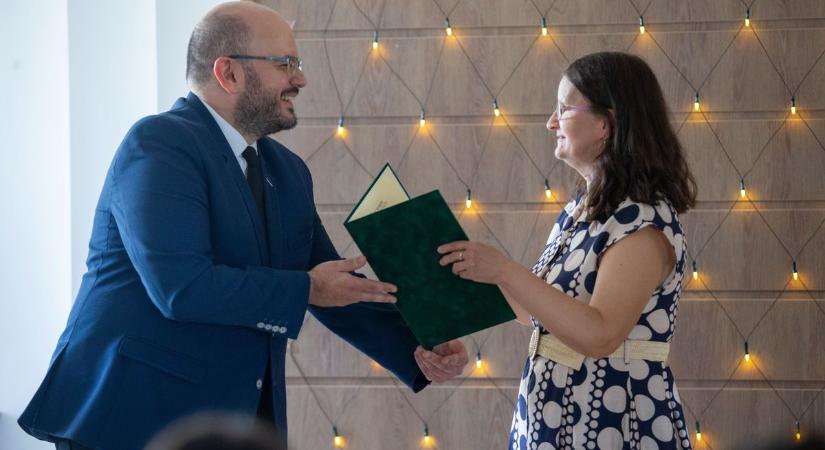 Ők lettek az Év pedagógusai Bács-Kiskunban – itt a díjazottak teljes névsora  fotók