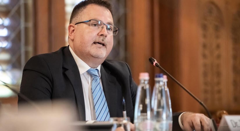 Késve perelt az ÁSZ, megszüntették az Integritás Hatóság elnökének az elmozdításáért indított eljárást