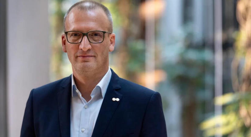 Titkos kormányhatározatot függesztettek fel: kiszabadul a közigazgatás a Poszeidon fullasztó iratkezelési rendszeréből