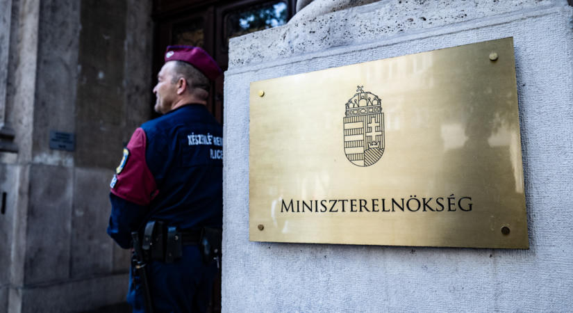 Feljelentést tett a Miniszterelnökség, 455 milliós szerződések kerültek elő