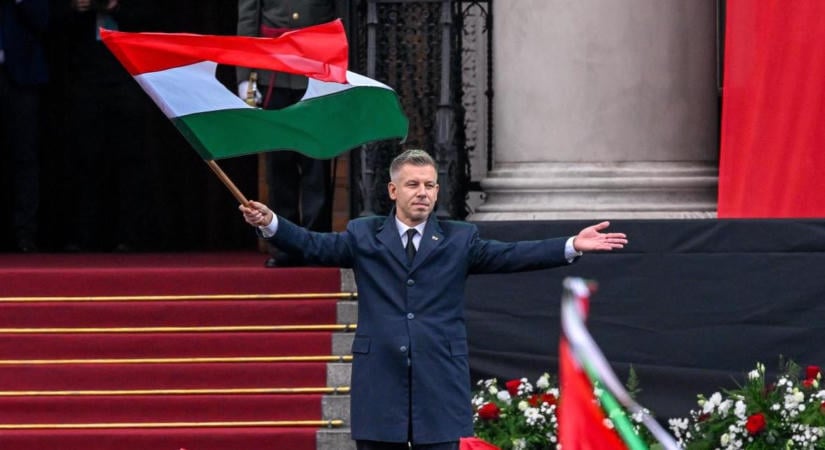 Magyar Péter: aki 1956 után egy agresszort menteget, semmit sem ért, legyen Budapesten vagy egy párizsi teraszon