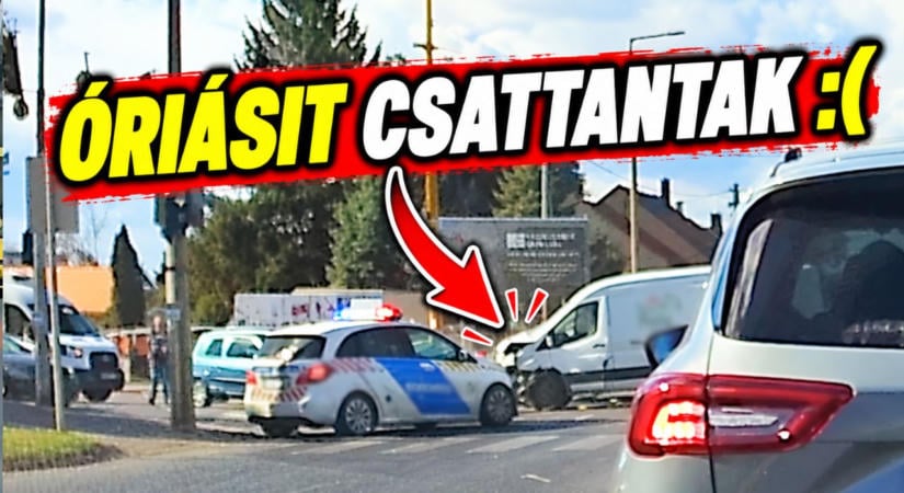 Videón, ahogy rendőrautóval ütközik egy furgon Székesfehérváron