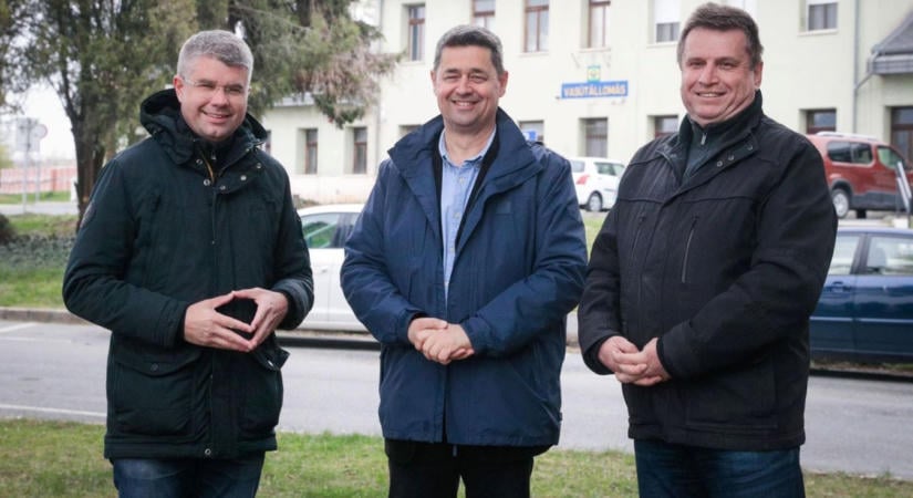Ágh Péter: A Tisza politikusai az általunk elindított fejlesztésnél pózolnak