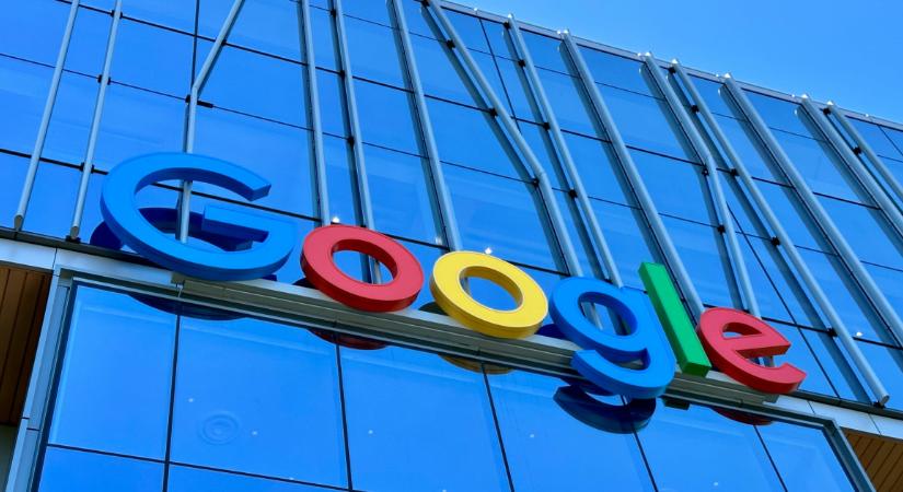 Egymilliárd dollárra büntette a Google-t az Európai Unió
