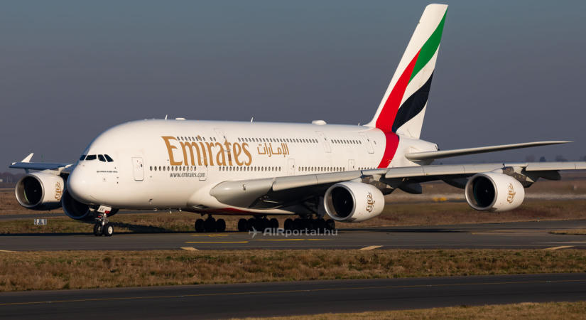 Közel 24 órát töltöttek az utasok az Emirates egyik gépének fedélzetén