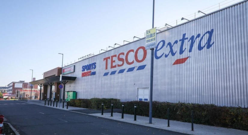 Már a kivonulást készíti elő a Tesco? Eldőlhetett a magyar boltok sorsa