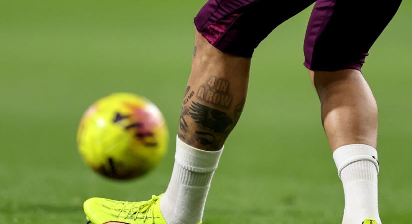 A Manchester City korábbi sztárja eltávolíttatja tetoválását, ha elveszik a klub bajnoki címeit