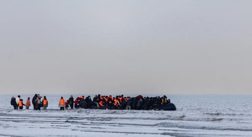 Rekordszámú illegális bevándorló érkezett Nagy-Britanniába