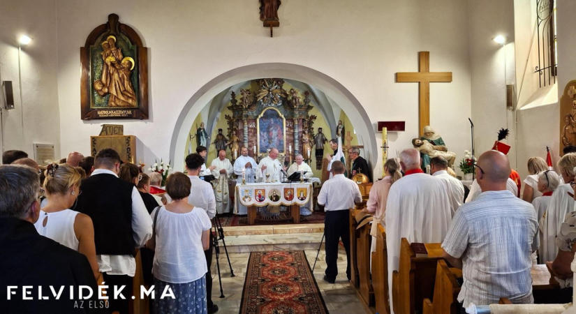 A Szent Korona üzenete ma is összeköti Palócföld közösségeit