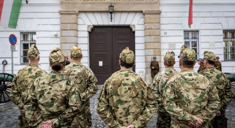12 milliárd forintot költött a Honvédelmi Minisztérium korábbi vezetése egy angol céggel kötött tanácsadói szerződésre