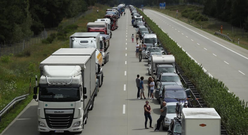 Ezt kérik a kormánytól a fuvarozók a hazai üzemamanyagár miatt