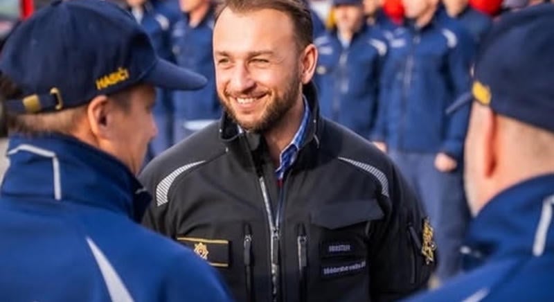 Jövőre átlagosan 350 euróval emelkedhet a rendőrök fizetése Szlovákiában