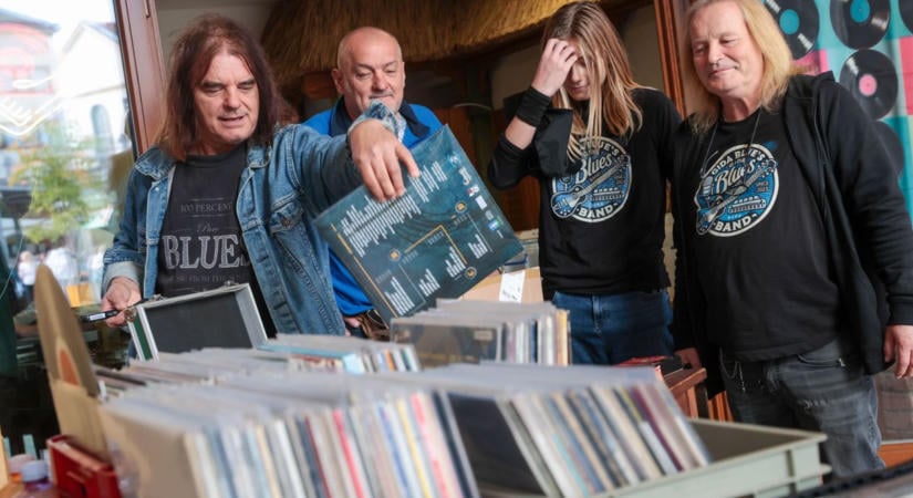 A magyar blues ismert alakja dedikált a zalaegerszegi lemezbörzén