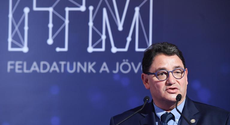 Merkely Béla: A második hullám nem lehet nagyobb, mint az első volt