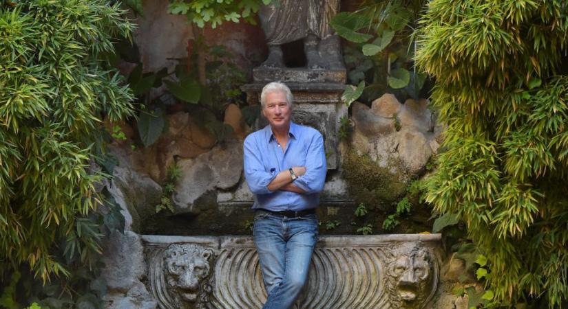 Ritka fotók: Richard Gere megmutatta két kisfiát és feleségét – de vannak, akik hiányoznak a képekről…