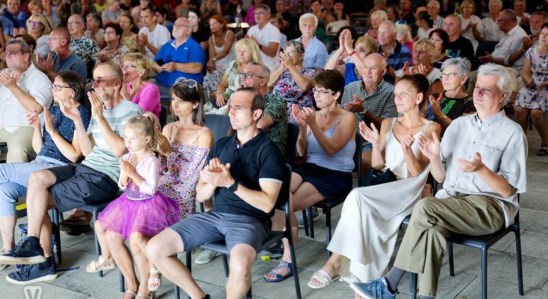 Falusi Mariann és a Sárik Péter Trió koncertje a XXXV. Büki Aratóünnepen