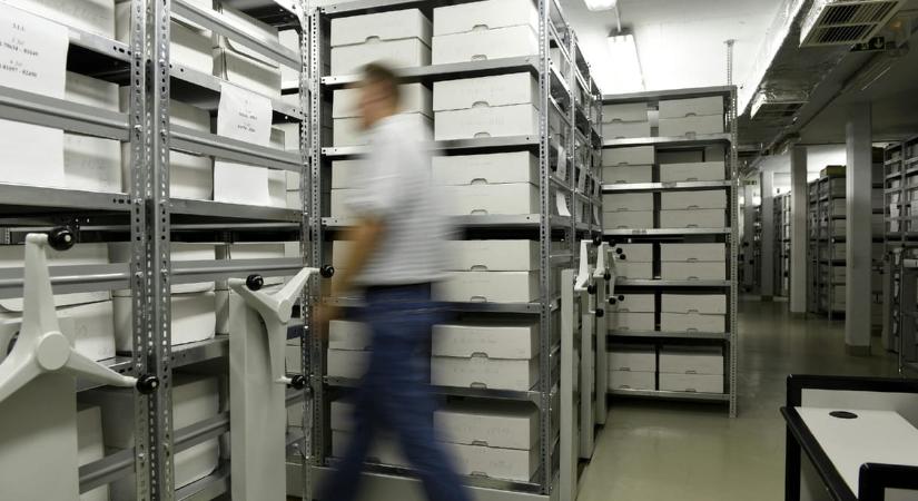 Benyújtotta az ügynökakták feltárásáról szóló törvényjavaslatot a kormány