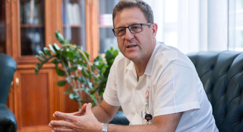 Új vezető az SE Fül-Orr-Gégészeti és Fej-Nyaksebészeti Klinikáján