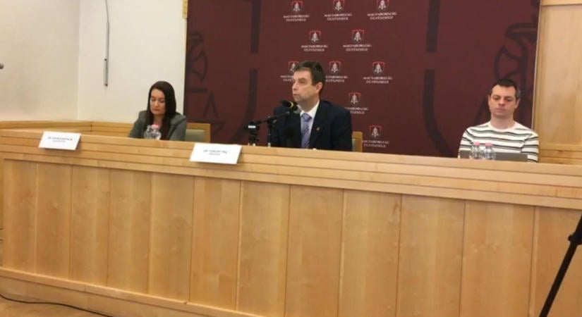 Politikailag érzékeny ügyek nyomozását befolyásolták – írta lemondásában a volt főügyész