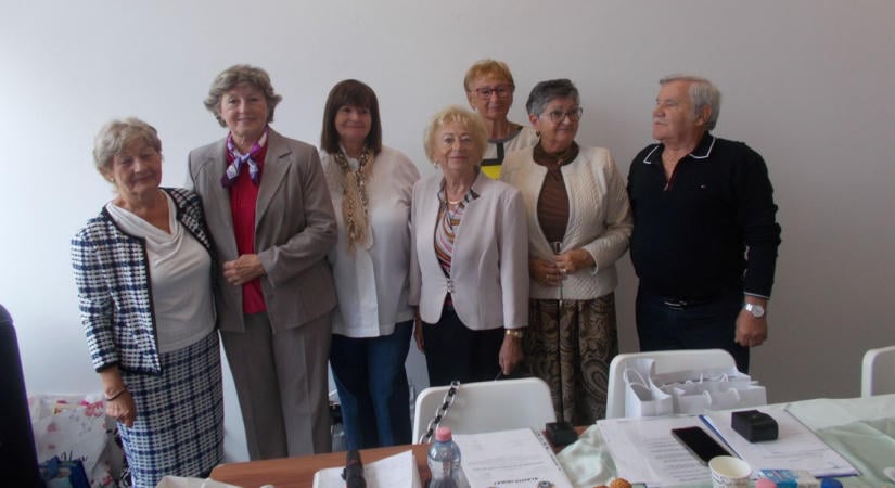 A Párkányi Harmadik Évezred Nyugdíjas Klub Székesfehérvárra látogatott (galéria)
