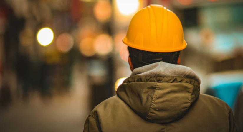 Enyhén, de csökkent júniusban a munkanélküliségi ráta