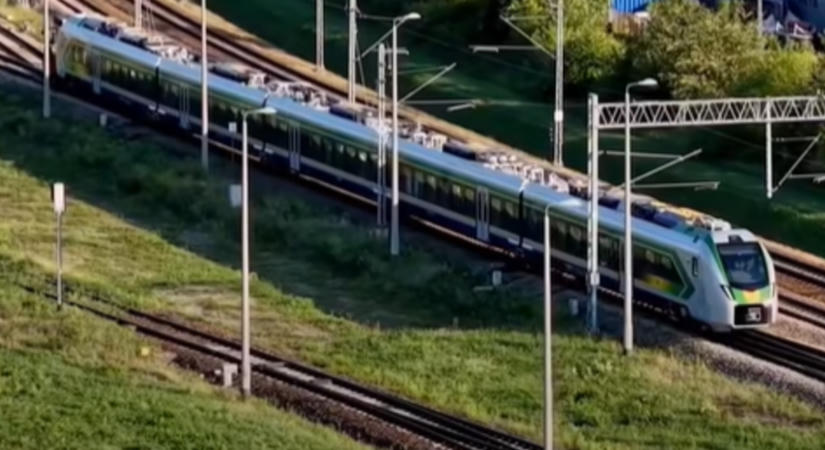 Már tesztelik a GYSEV első FLIRT InterCity-motorvonatát