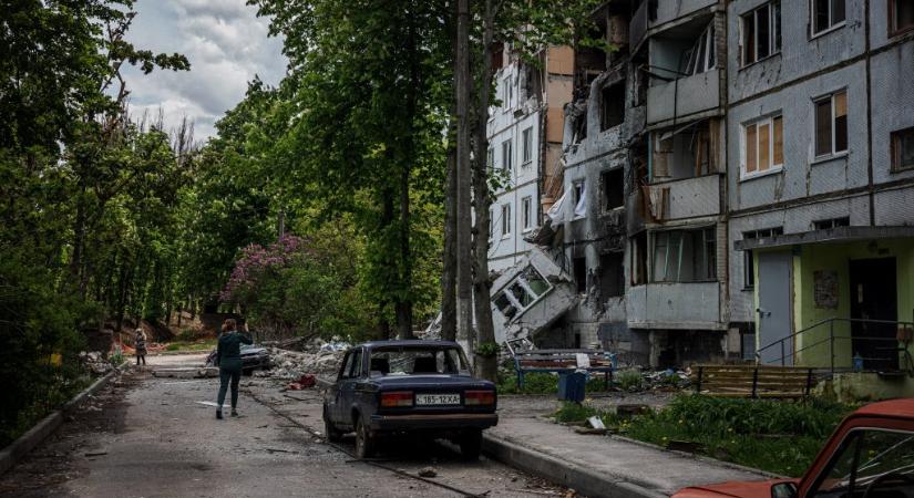 Az oroszok engedélyezik, hogy a sebesültek elhagyják az Azovsztalt