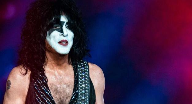 Tükörkép reflektorfénybe zárva – a KISS története Paul Stanley „csillagszemén” keresztül