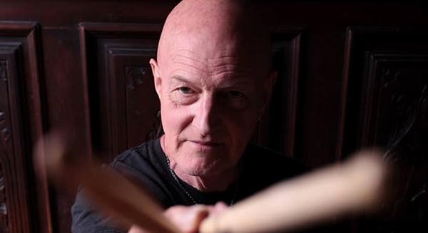Visszavonult Chris Slade, az AC/DC egykori dobosa